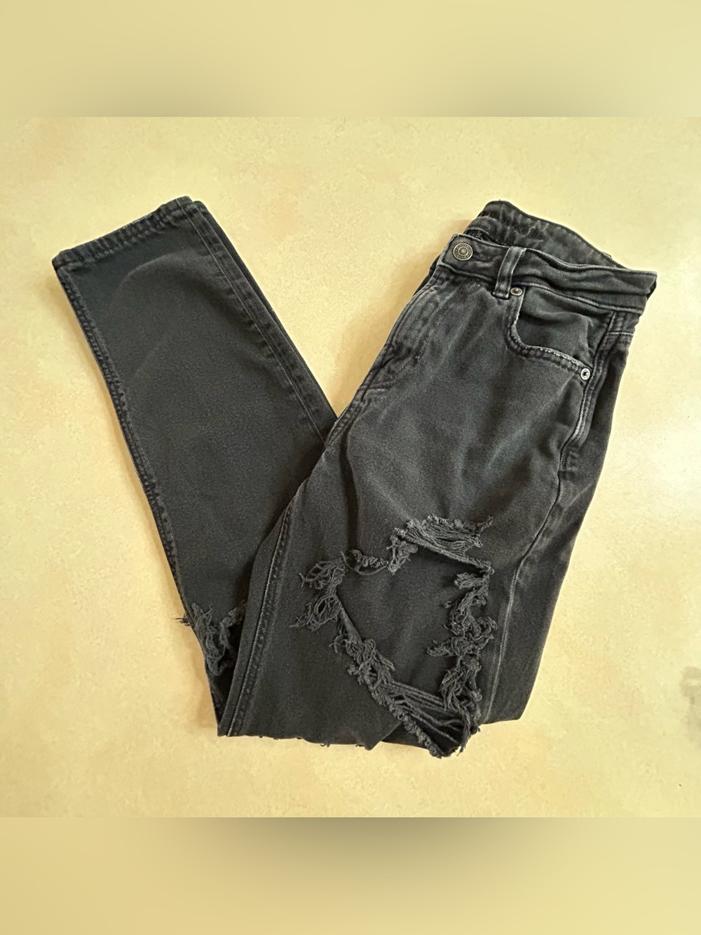 American Eagle Mom Jean Black Distressed Ankle 0